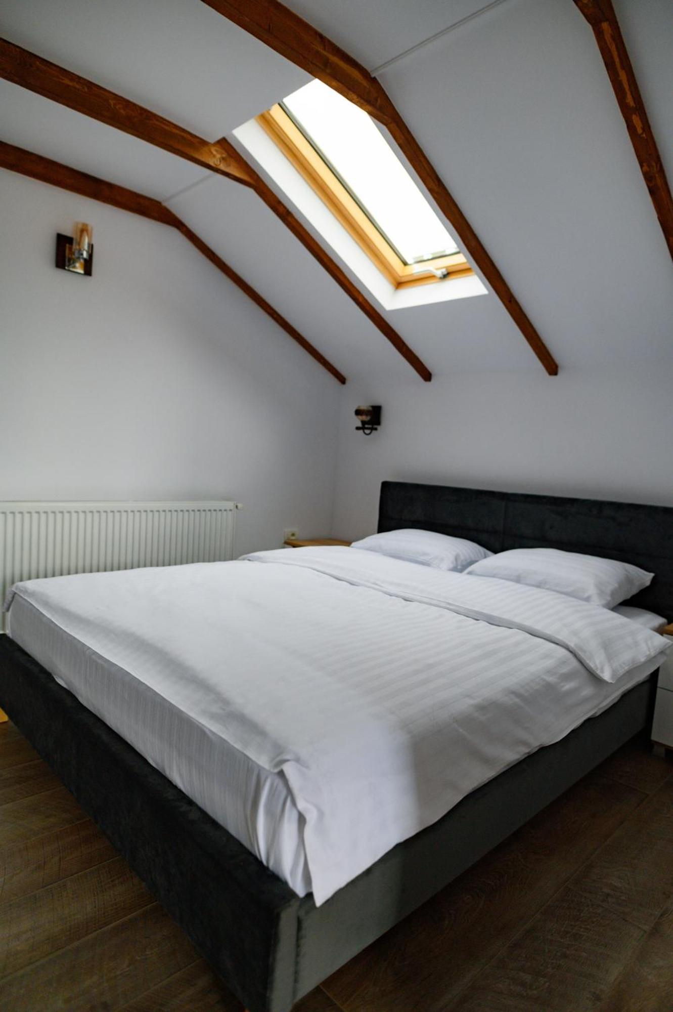 Villa Luxury Attic Curtea de Argeş Exterior foto